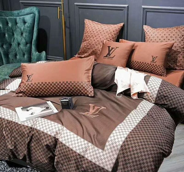 

brand design letter print bedding set spring flanneled bedding set 4pcs fashion cotton cover sets bedsheet home textile bedding supplies