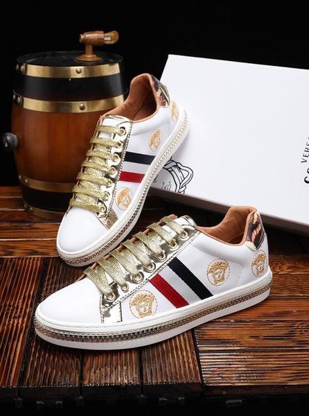 

2019 new high-end men's brand wild casual shoes, fashion sports leather shoes, with the original packaging shoe box delivery male code, Black
