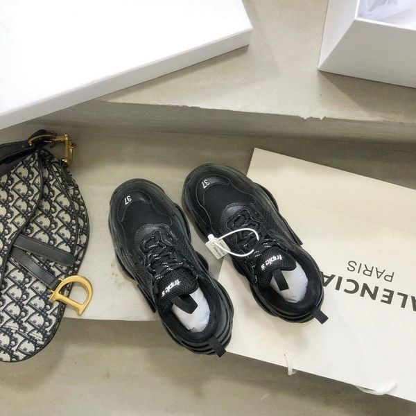 

2020cn mens designer shoes running sneakers monogram flowers rubber outsole casual sneakers mens jogging shoelaces original box packaging, Black