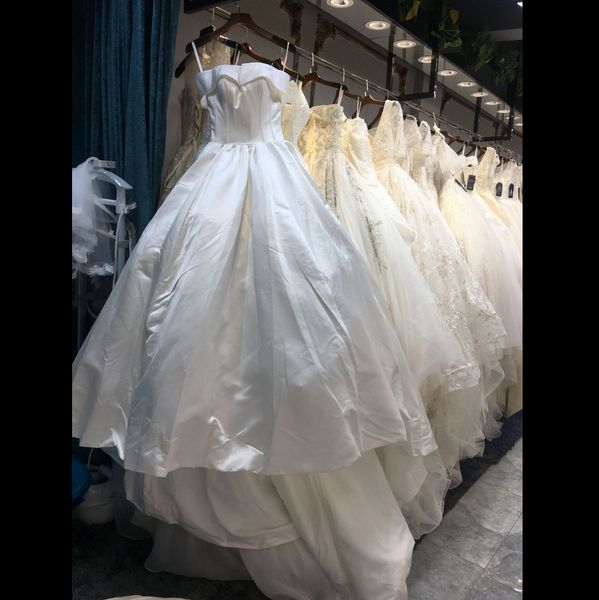 

элегантный белый сатин свадебное платье бальное платье с собора поезд зашнуровать назад платье для свадьбы выполненном на заказ вуаль де мар, White