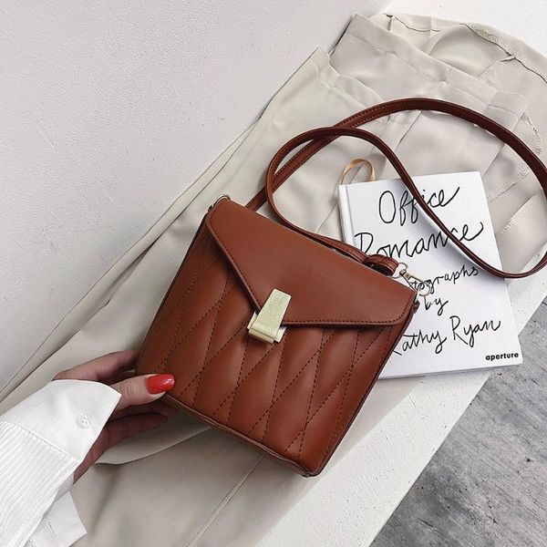 

shoulder bag messenger bag women fashion rivet ladies pu leather flap female handbag red chain cross body bags