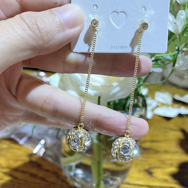 

baroque retro earrings tassel earrings long section of female temperament sense of significant face earrings 2020 new wave of thin, Silver