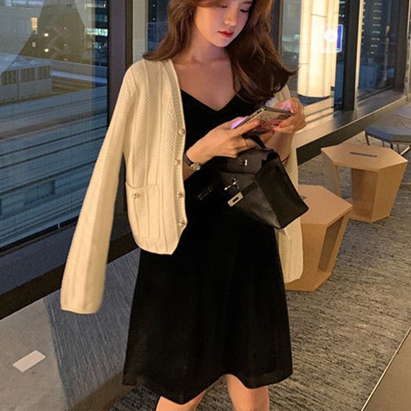 

anna same pearl buckle style new spring after rain exquisite pearl buckle v-neck knitted cardigan loose slimming season korean style, White;black