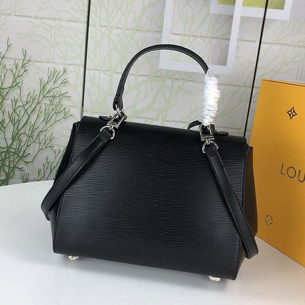 

new arrival womens shoulder bags fashion style lady leather shoulder small flap crossbody bag women totes messenger bags fast delivery