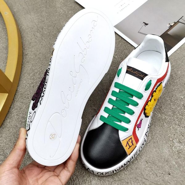 

2020d high-quality men and women graffiti hand-painted lace-up casual board shoes, fashionable wild couple party shoes, size: 35-45, Black