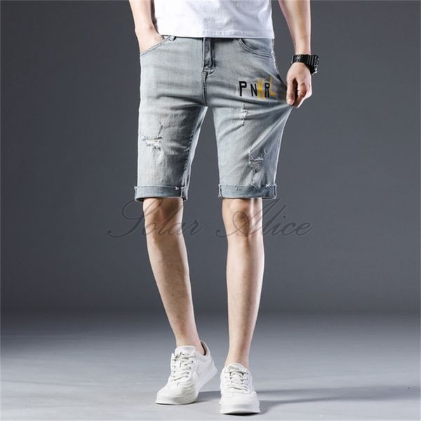 

2020 men's summer new straight denim shorts mid-waist stretch print ripped light blue knee length