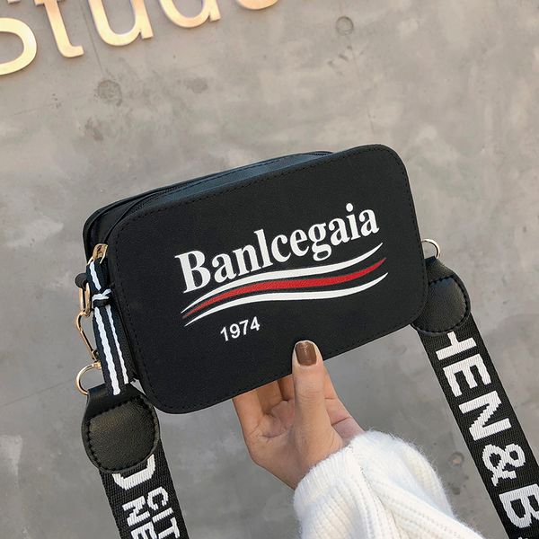 

2020 new retro small square bag wild frosted shoulder messenger bag