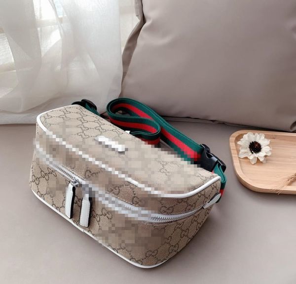 

sell designer luxury men womens waist bags brand chest bags womens brand shoulder bags 20062909d