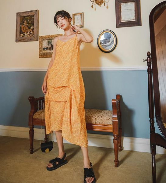 

spot orange honey bubble ice wrinkled skirt with shoulder-straps irregular skirt, Black;gray