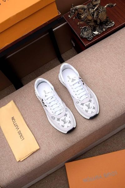 

2019b autumn new men's fashion casual shoes, low-sneakers, a full set of original shoe box 38-45