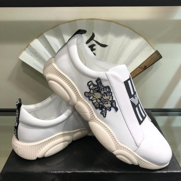 

2019u limited edition casual shoes men's business shoes comfortable breathable one pedal running shoes original box packaging 38-44, Black