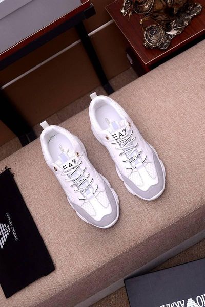 

2020u high-end mesh stitching black and white low-casual tide shoes, fashionable wild lace-up sports running shoes, size: 38-45