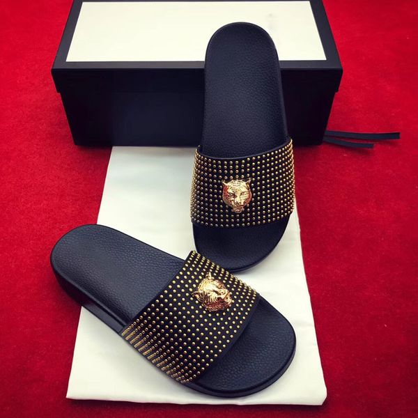 

2020 new fashion men's rivets causal anti-skid summer beach sandals couple cowhide metal buckle leopard head series women designer slip, Black
