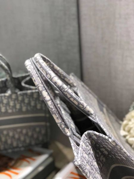 

the network's most high-end quality new women's handbag 1:1 high-quality customized with shoulder strap fashion celebrity essentia