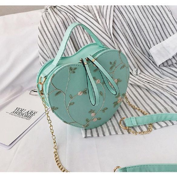 

new small bag women's new korean version of the tide wild girl messenger bag lace one shoulder portable heart-shaped
