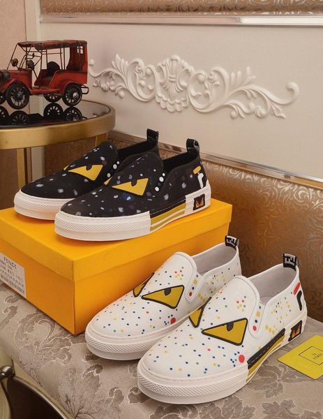 

foldable moccasin heel canvas shoes, you can wear the shoes as slippers. rope and rubber sole. made of red sport suede1