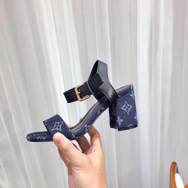 

2020-2019n fashion wild ladies sandals ladies print striped sandals non-slip summer casual ladies slippers, full original packaging delivery