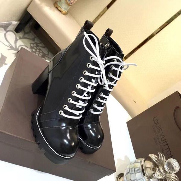 

2020-2019w new fashion wild ladies short boots ladies print striped non-slip summer casual ladies short shoes, full original packaging deliv