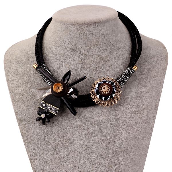 

retro fashion short choker hyperbole resin flowers ethnic woman black collar chain exquisite necklaces, Silver