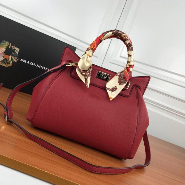 

classic designer shopping bag designer handbag wild diagonal shoulder bag new high-quality natural wind ladies bag