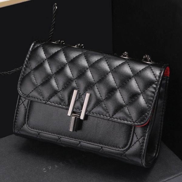 

xiaoxiangfeng diamond advanced sense 2020 new fashion women's fashion diamond small small bag chain messenger bag, White