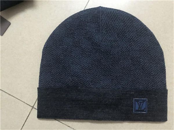 

2020ss new hristmas lover gift promotion fashion winter men's beanie hat ladies casual beanie hat, Blue;gray