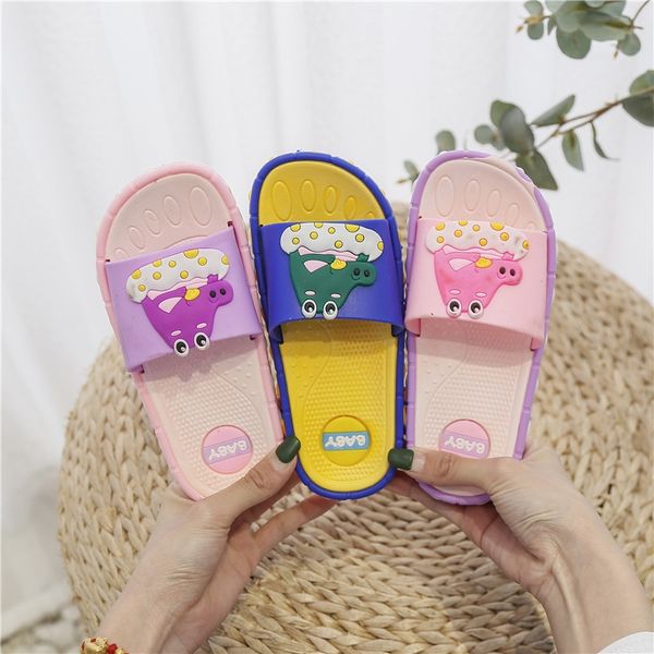 

xur0o 2020 children' cute sandals and slippers summer indoor anti-skid girls' sandals slippers outdoor wear in bathroom children, Black;grey