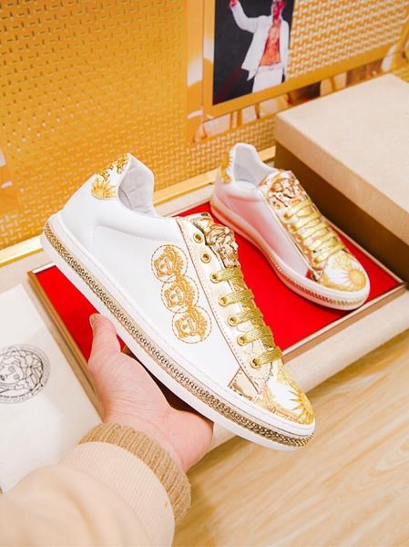 

2020z luxury custom medusa printed low-lace-up casual sports shoes, high-end fashion wild outdoor men's shoes, size: 38-451, Black