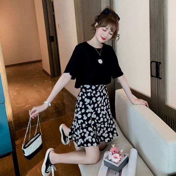 

костюм лето 2020 новых женщин похудения ромашки юбки цветочной небольшая футболка напечатана футболка из двух частей набора, Gray