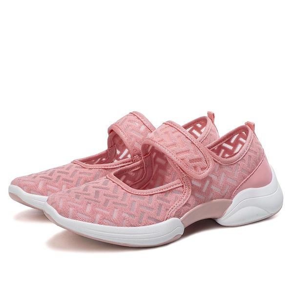 

2020 summer new women's shoes middle-aged and elderly sandals breathable hiking shoes non-slip soft bottom mesh mother, Black