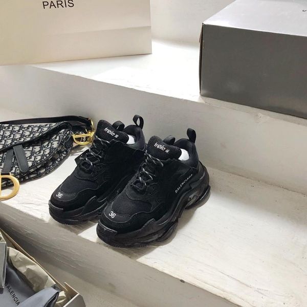 

2020wn designer to create casual and comfortable all-match sports shoes, travel shoes outsole non-slip design with original box delivery, Black