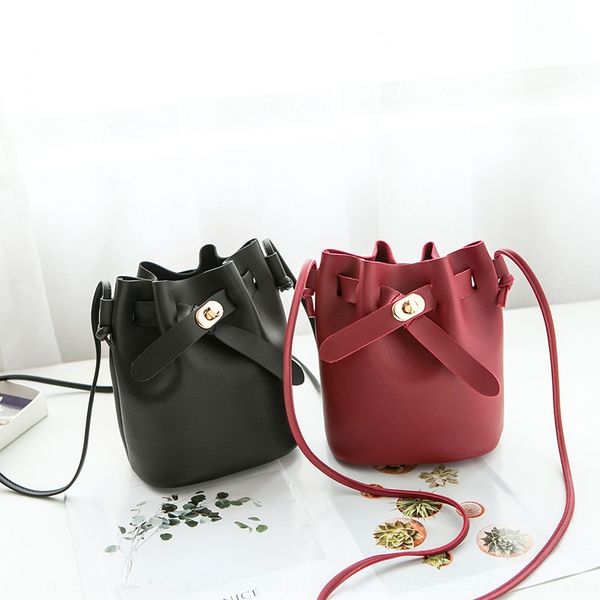 

2020 korean new style single shoulder bucket phone crossbody lock bucket bag simple mobile phone bag