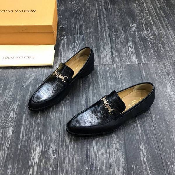 

новые горячие дизайн днища мужчин плоские свадебные платья партии обуви мокасины с шипами металлические черные полуботинки кожаные ботинки, Black;red