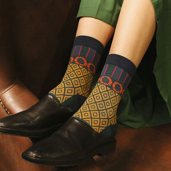 

more walk new mori series cotton and medium female socks plant famous painting series fashionable socks, Pink;yellow