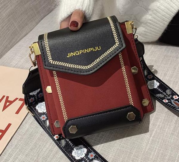 

2020 популярного конструктор женской сумка new versatile broadband косого crossbody мода простые плечи малого squareshoulder