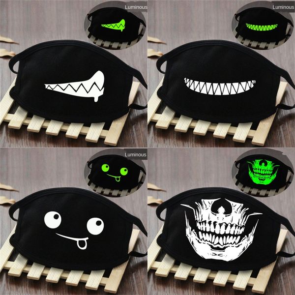 

ht 2020 outdoor ski snowboard motorcycle winter warmer sport full face mask pirates 3d printed triangular biden mask skiing ma #468#830, Black