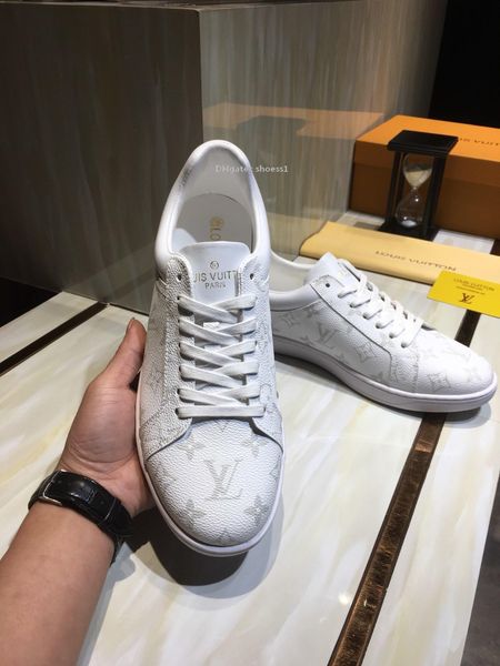 

2021-2020e new products men 's sneakers large size fashion wild lace -up sneakers low -breathable shoes comfortable ,size :38 -45, Black