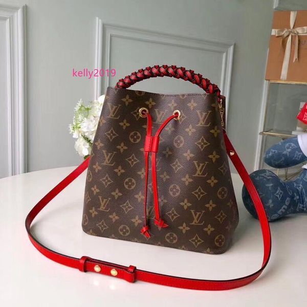 

женщины плеча сумки женщин цепь сумки размер crossbody мешок моды кожаные сумки женский кошелек сумка: 26см * 26см * 17,5 см m435