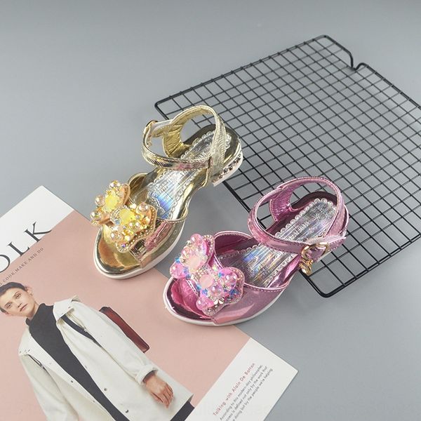 

2020 new girls rhinestone princess baby performance small high sandals shoes children's shoes heel bright leather children's sanda, Black;red
