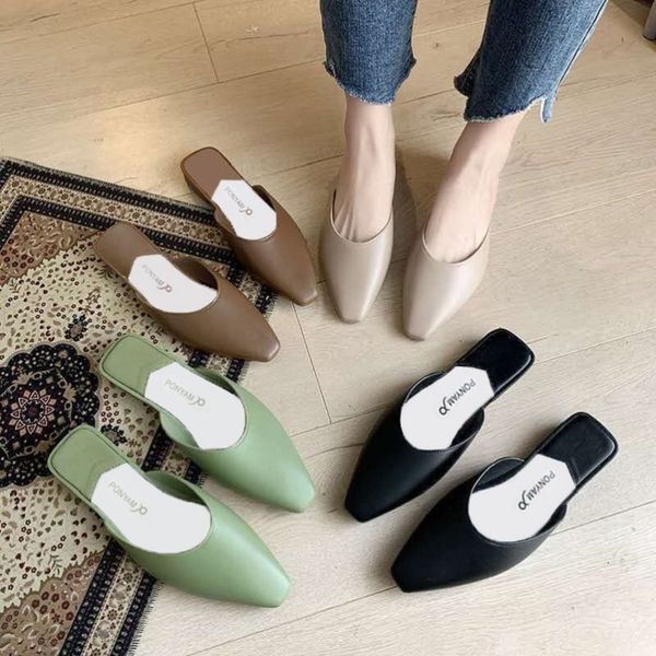 

2020 summer new women's sandals and slippers small baotou low-heeled pu trend girls and girls good-looking simple slippers, Black