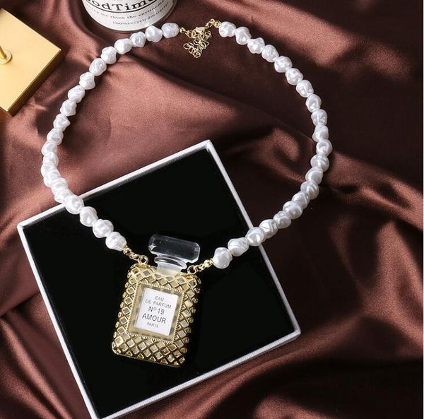 

2020 european and american elegant shaped pearl short necklace fashion temperament perfume bottle shape necklace wild clavicle chain neck ch, Silver
