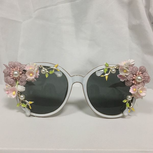 

2020 new fashion flower sunglass vintage metal bird summer beach sunglasses women designer, White;black