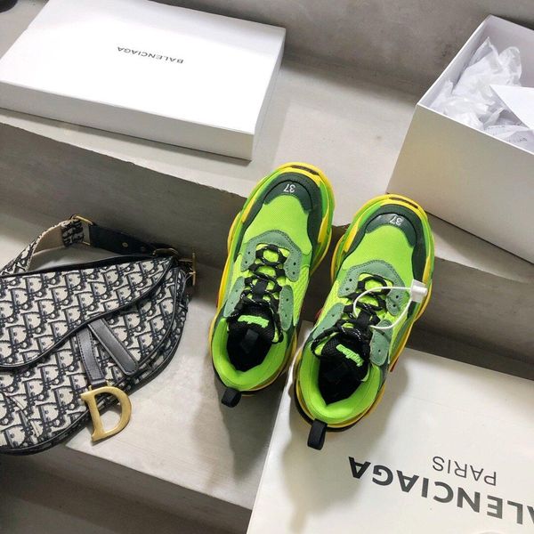 

2020ve mens designer shoes running sneakers monogram flowers rubber outsole casual sneakers mens jogging shoelaces original box packaging, Black