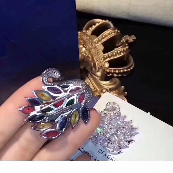 

l fashion swan brooch ,copper plated thick white gold micro -set crystal brooch ,white swan ,color swan brooch ing, Gray