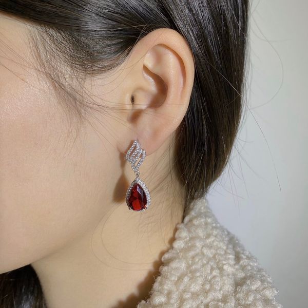 

2020 new high-end water drop jewelry mosaic design luxury noble ladies earrings, Golden;silver