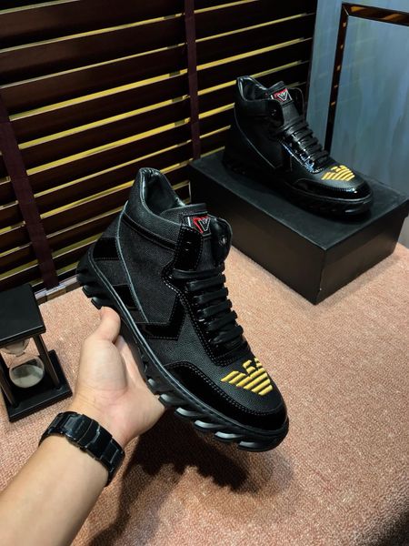 

2020k autumn and winter new trend leather men's shoes high-casual shoes, fashion versatile comfortable sports shoes,original box de