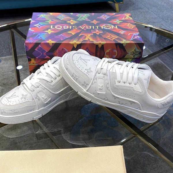 

013 the high-quality men's casual sports shoes and outdoor casual shoes of the new brand designer, the original box size is 38-45, Black