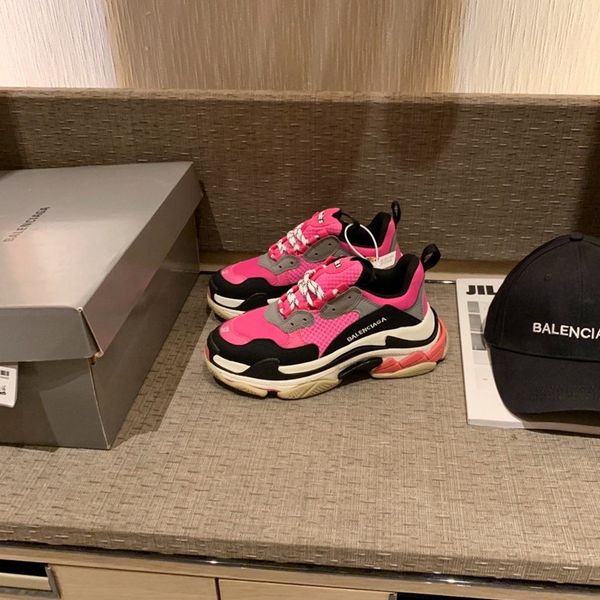 

223designer to create casual and comfortable all-match sports shoes, travel shoes outsole non-slip design with original box delivery, Black