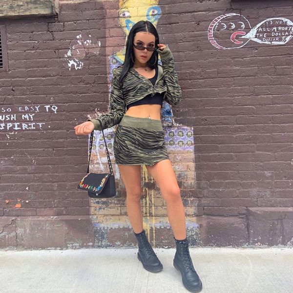 

зеленый камуфляж две части набора молнии dooded урожай топ 2020 осень длинный рукав толстовки + высокая талия юбки костюмы, White