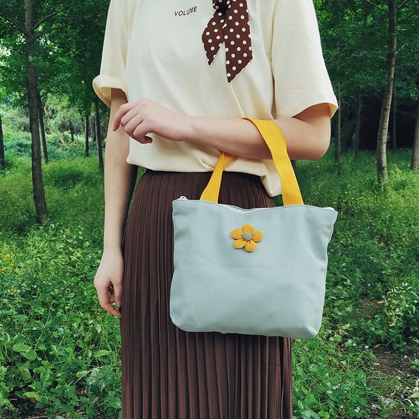 

2020 new ins handbag underarm bag canvas bag small daisy female flower small student